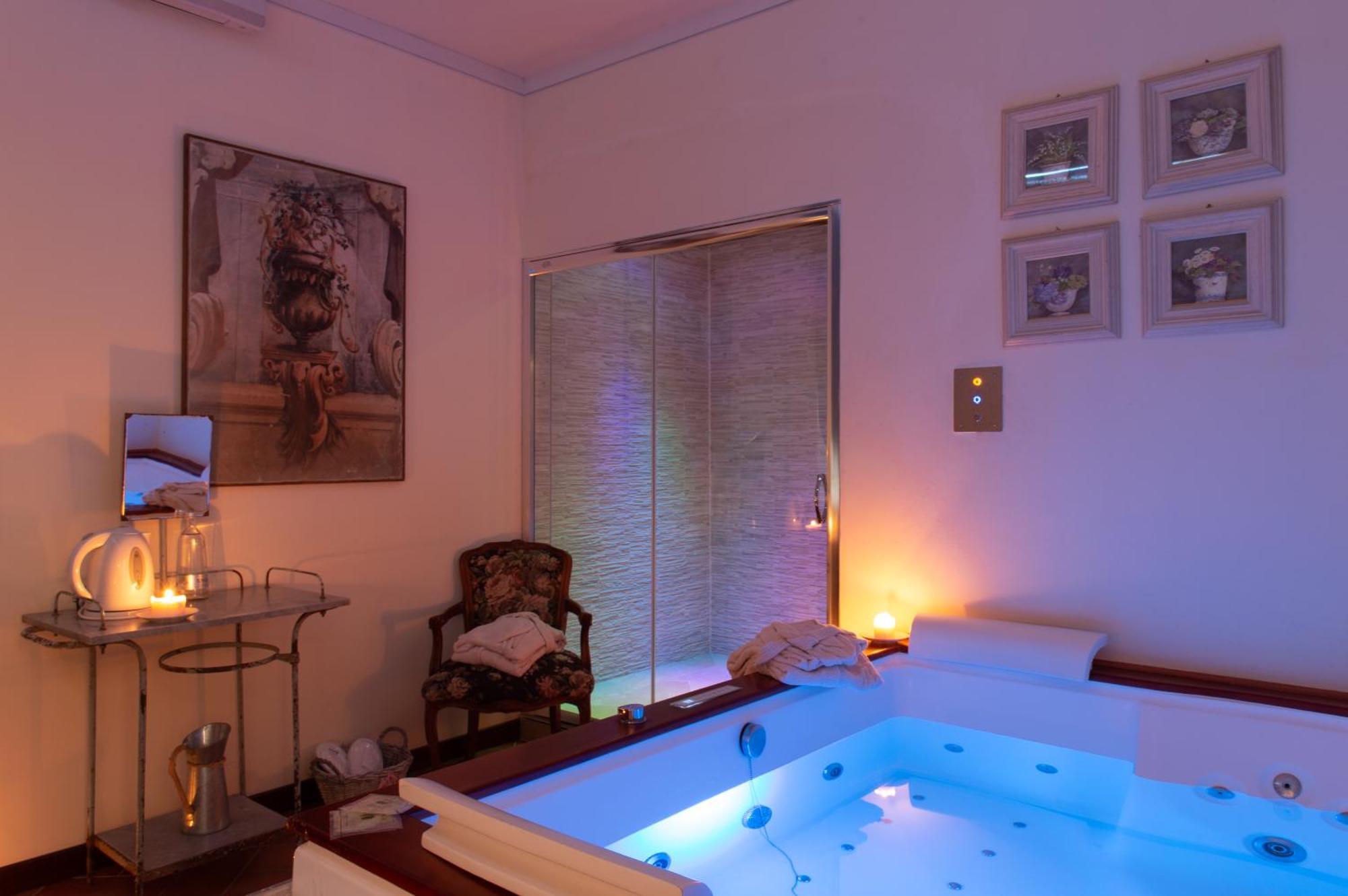 Borgo I Tre Baroni - Spa Suites & Resort Poppi Buitenkant foto